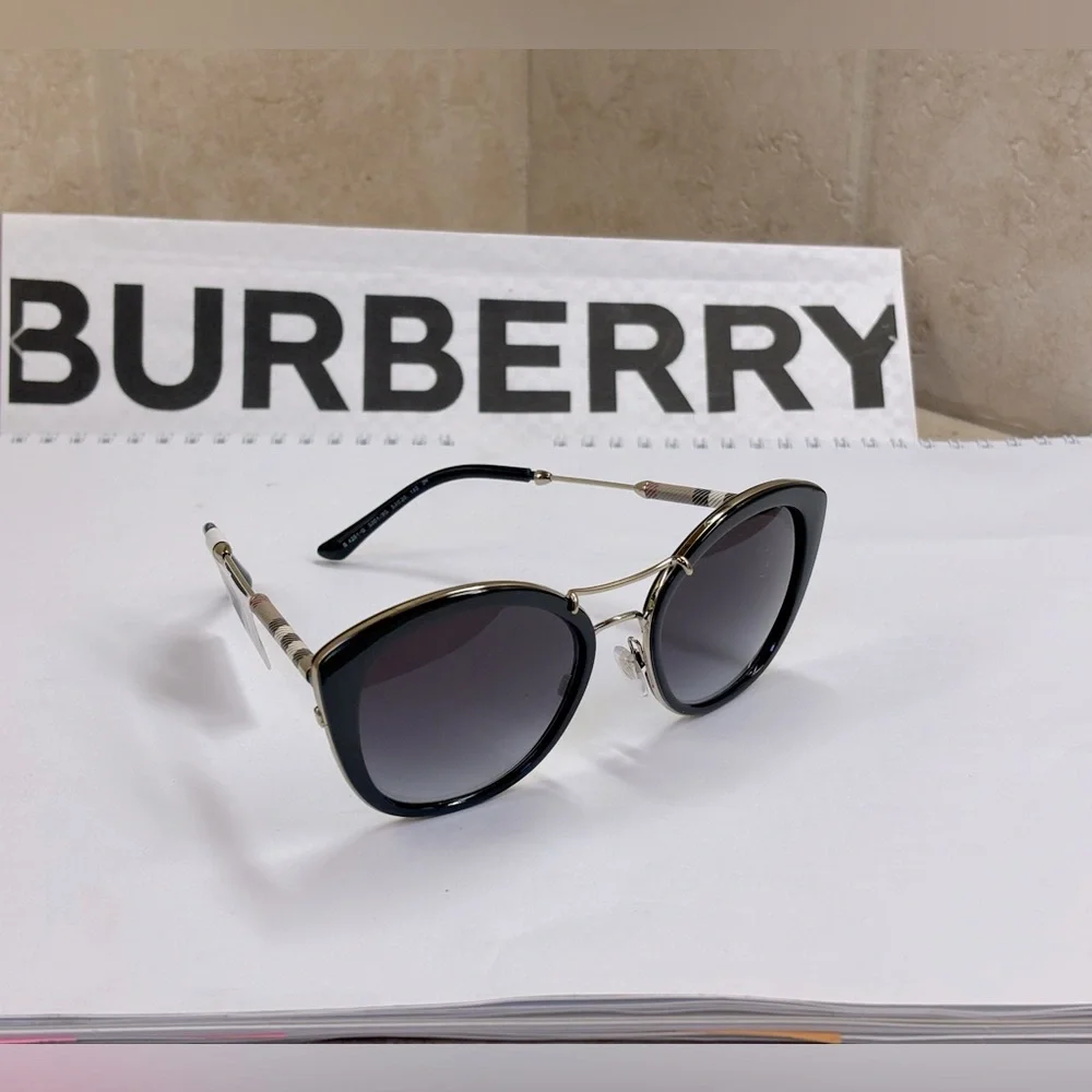 New Burberry BE4251-Q 3001-8G Black/Gold Sunglasses - Picture 2 of 15
